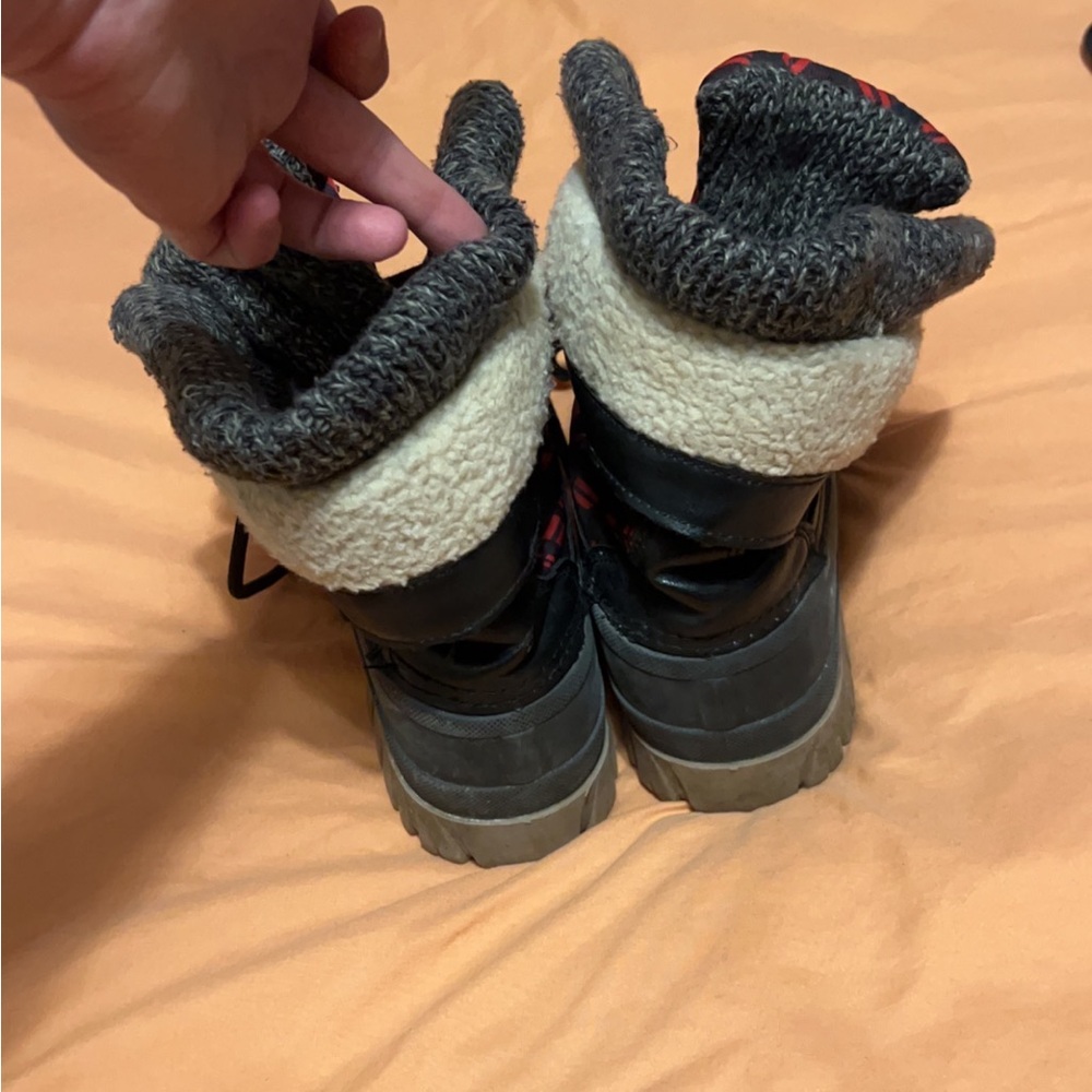 Snow boots - Picture 3 of 3
